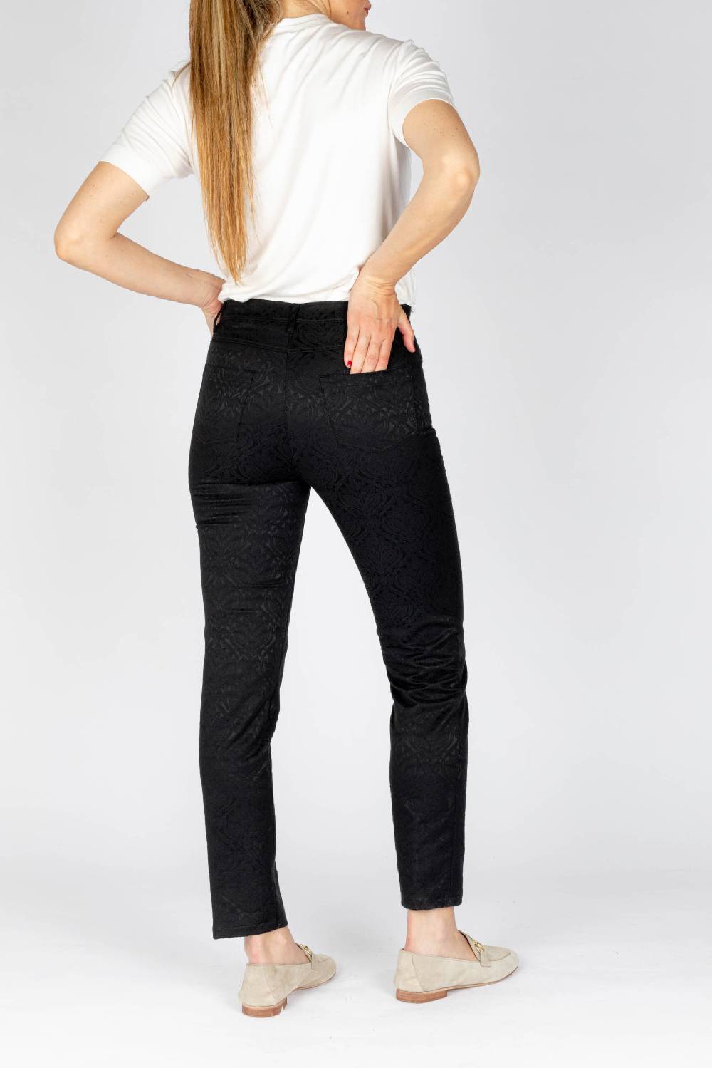 L.Pucci Pantaloni disegno fiore colore nero, linea Jeans tessuto jacquard Vendita