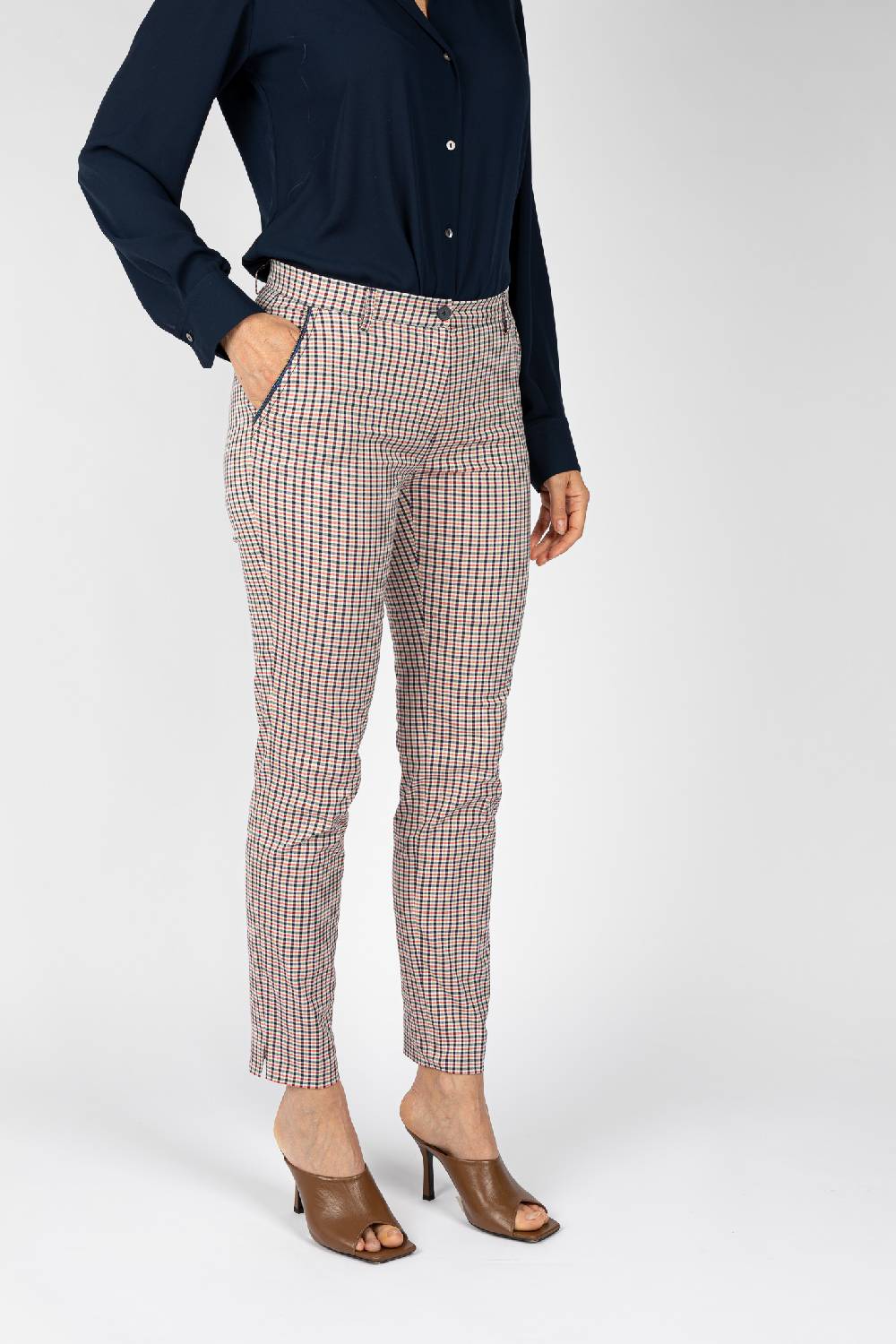 L.Pucci Pantaloni disegno quadretto in colore bianco-rosso-blu, linea a sigaretta Novità
