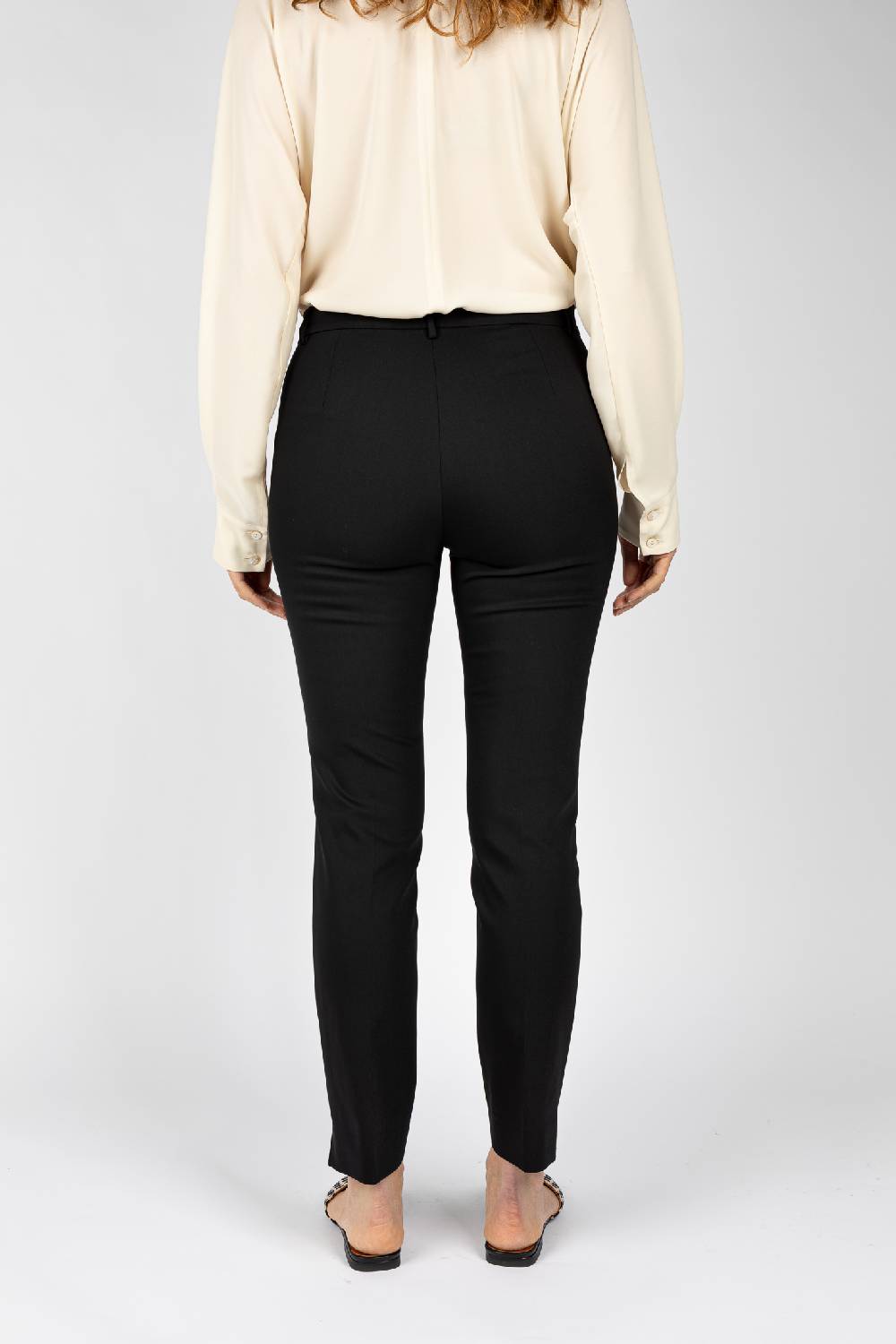 L.Pucci Pantaloni colore nero, linea a sigaretta Presa