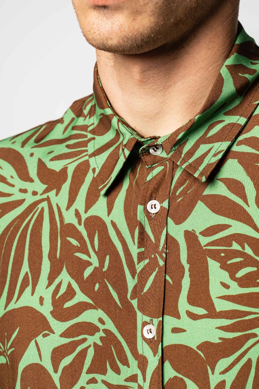 Officina 36 Camicia in viscosa stampata verde Promozione