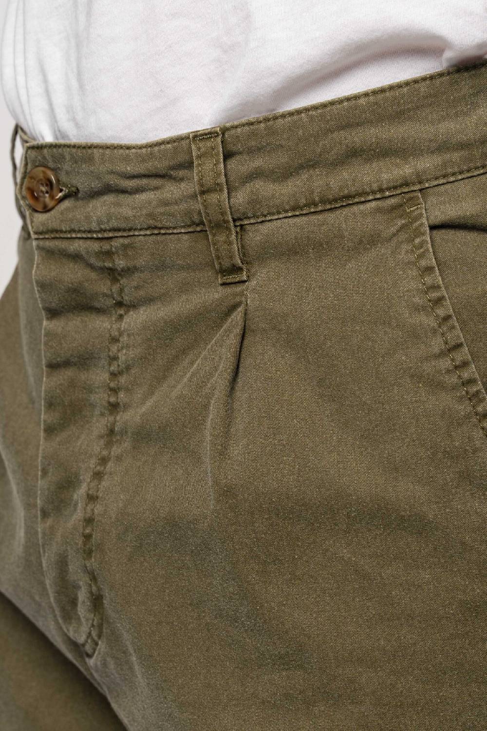 Officina 36 Pantaloni in gabardina delavè verde militare In Saldo