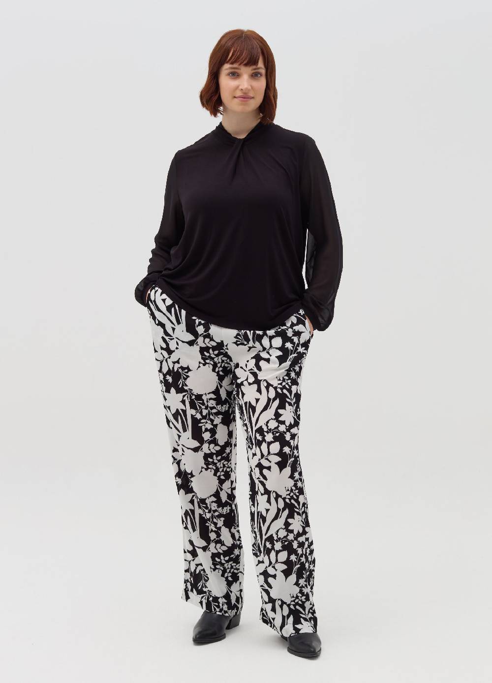 MYA T-shirt in viscosa stretch con nodo Curvy Negozio online di fabbrica