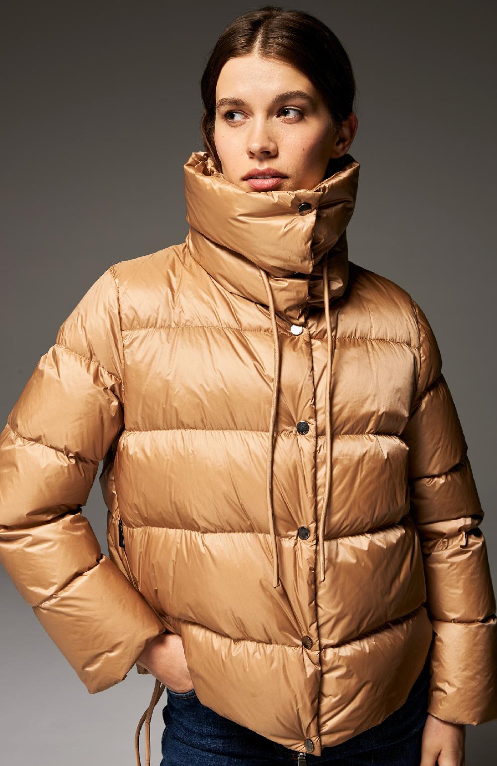 Seventy Piumino corto con colto alto - Col. Neutro Vendita Calda