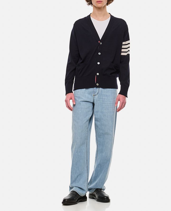 Thom Browne CARDIGAN CLASSICO SCOLLO A V Ultimo giorno